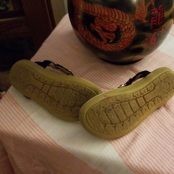 Gold Rose Sandals - Picture 3 of 3